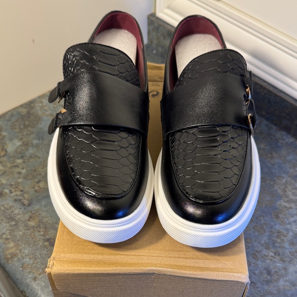 Black Textured Men's Loafers